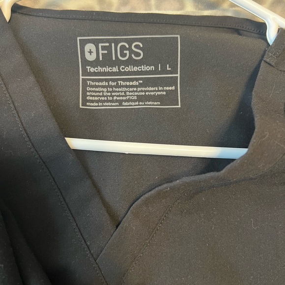 Black Figs Scrub Tops - Picture 2 of 2